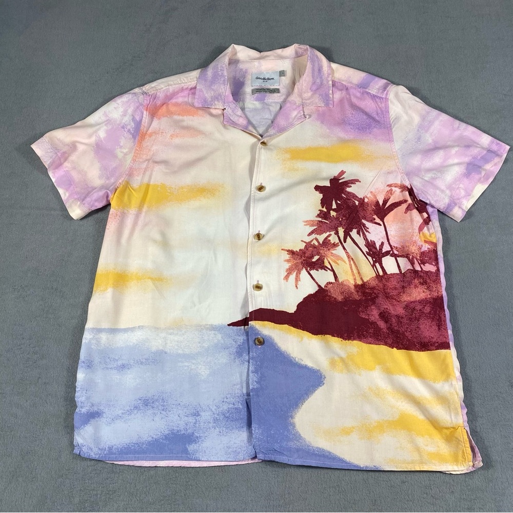 Goodfellow  & Co Men’s Sunset Palm print, button up Shirt, Short Sleeves, size L